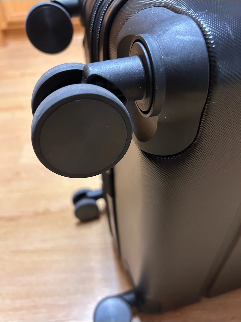 Expandable Black Hardshell Spinner Luggage - Travel-Ready Carry-On